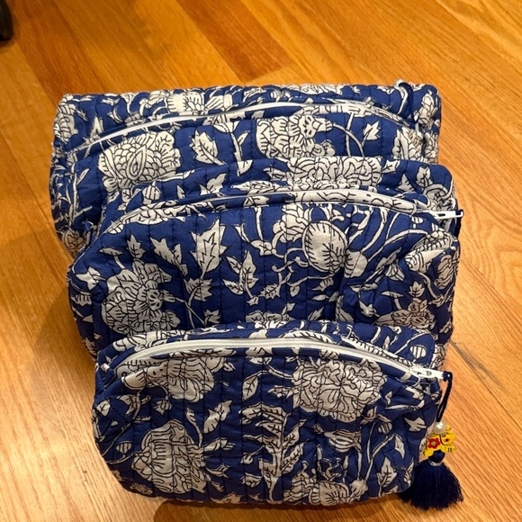 NWT set of 3 Saffron Marigold Quilted Cosmetic Bags - Picture 4 of 11